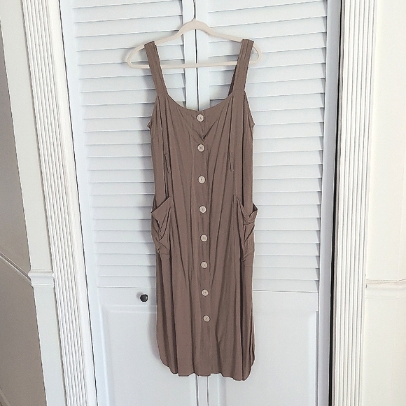 Umgee Sundress, Size M, Sage Green, Faux Shell Buttons, Pockets,‎ Side Slits - Picture 1 of 8